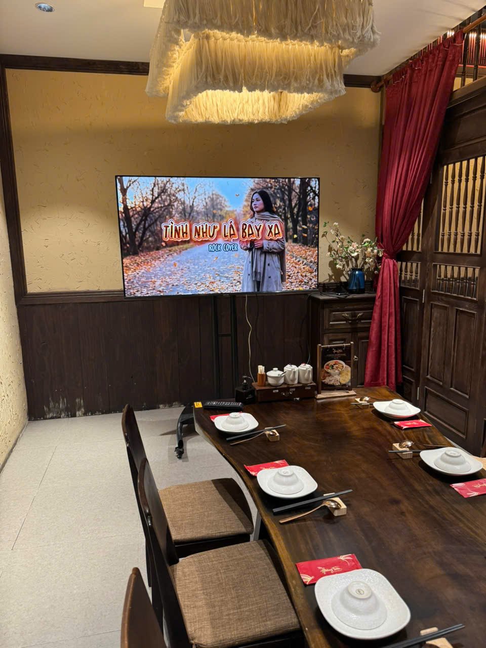 Cho thuê tivi 43 inch tại nhà hàng, phòng VIP — karaoke, giải trí