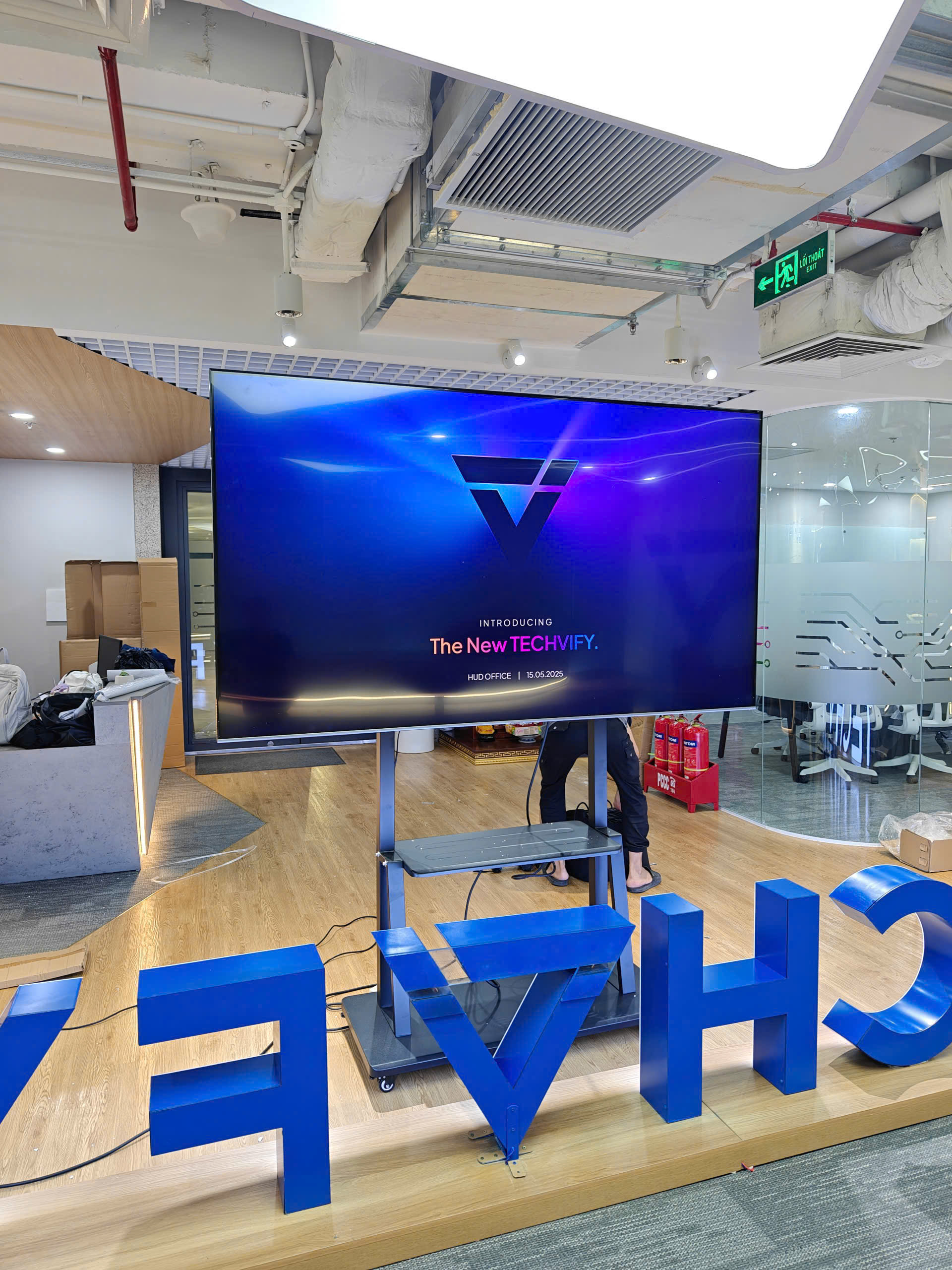 Cho thuê tivi 75 inch giá rẻ tại TP.HCM
